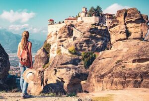 Read more about the article Athens to Meteora: Monasteries and Caves Day Tour with Lunch