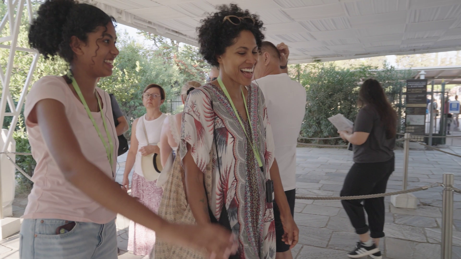 You are currently viewing How to Skip the Line at the Acropolis: Local Tips for a Smooth, Stress-Free Visit