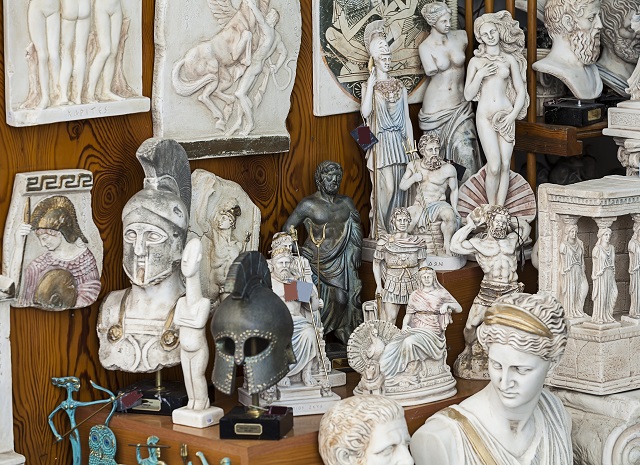 Read more about the article The Top 5 Souvenirs to Bring Home from Athens