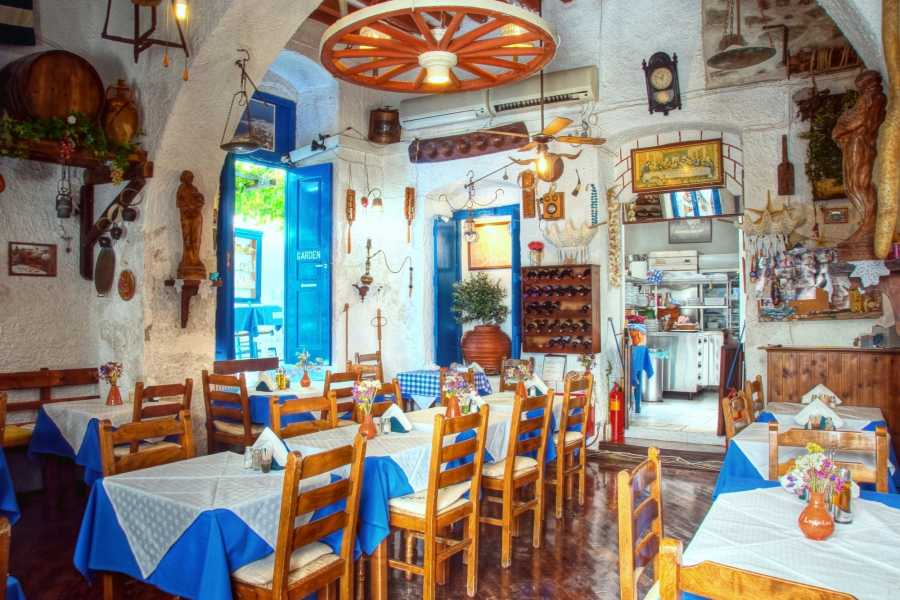 You are currently viewing Visit a Greek Tavern